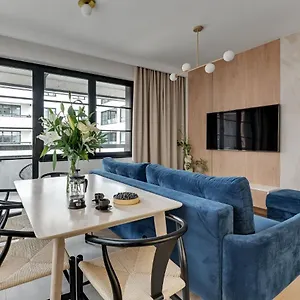 Apartment Doki Living By Blue Mandarin Parking & Foodhall, Gdansk