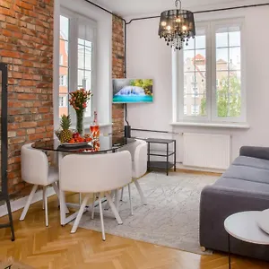 Apartment Maya's Flats & 63 - 3 On Chlebnicka Street Old Town, Gdansk
